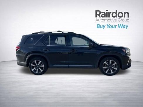 Used 2023 Honda Pilot Touring image 9