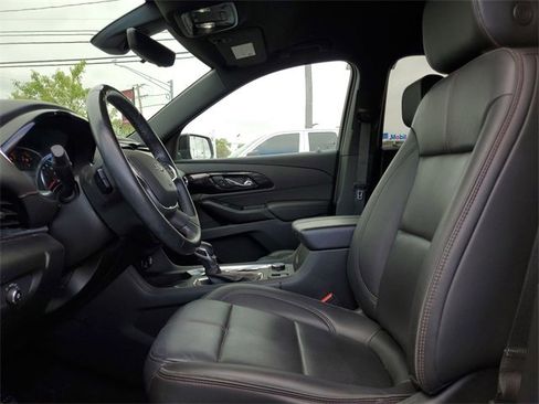 Certified 2023 Chevrolet Traverse RS image 18