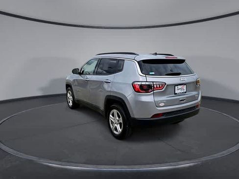 Used 2024 Jeep Compass Latitude AWD/4WD image 6