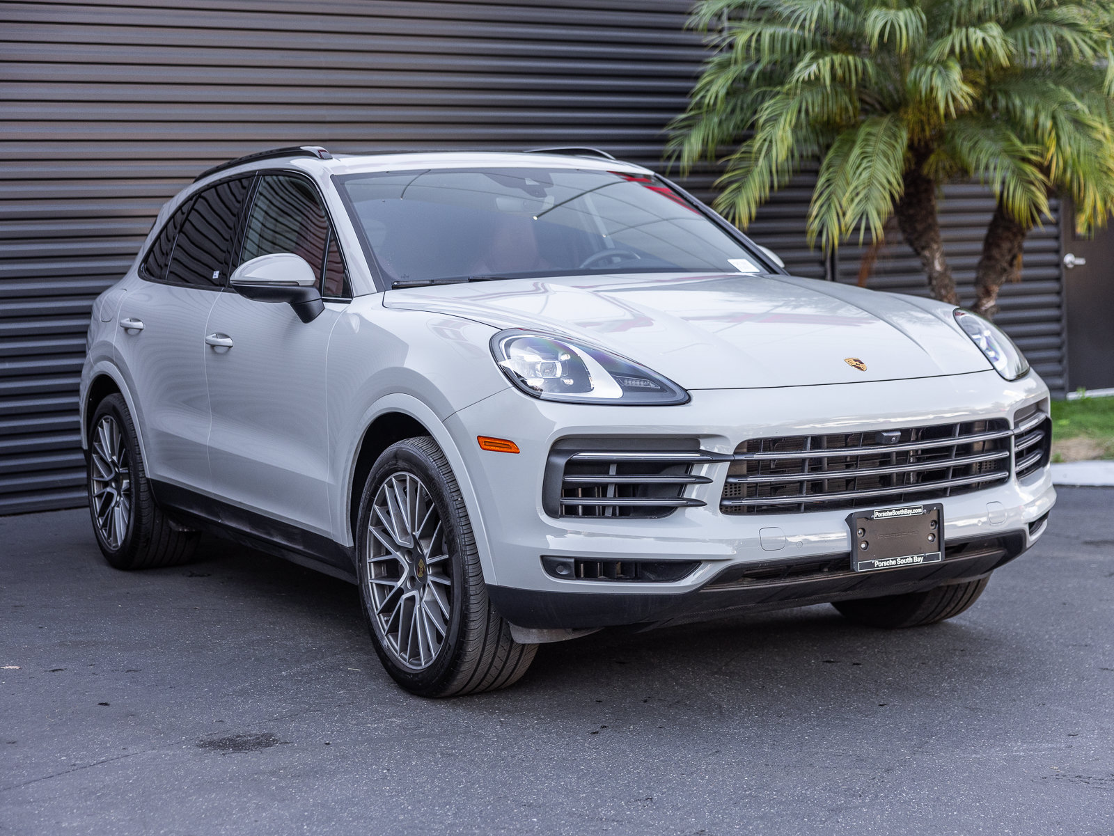 Certified 2023 Porsche Cayenne Platinum Edition AWD/4WD image 6