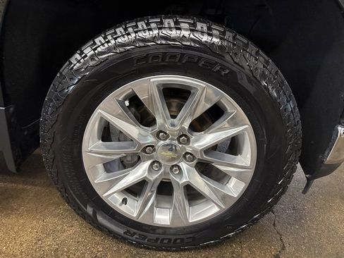 Used 2019 Chevrolet Silverado 1500 LTZ w/ LTZ Plus Package image 9