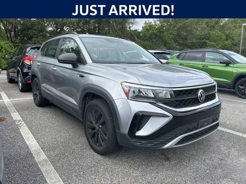 Used 2022 Volkswagen Taos S image 11