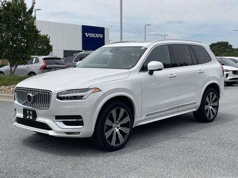 Used 2023 Volvo XC90 B6 Ultimate w/ Lounge Package AWD/4WD image 24