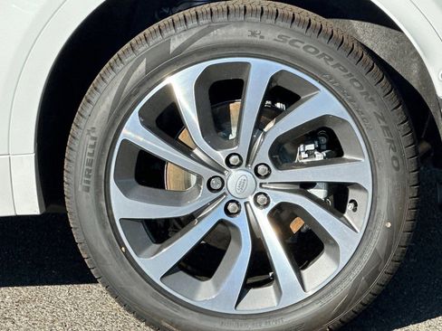 New 2025 Land Rover Discovery Sport S AWD/4WD image 9