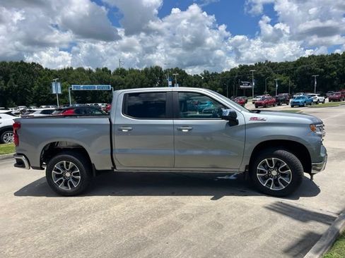 New 2026 Chevrolet Silverado 1500 LT w/ Z71 Off-Road Package AWD/4WD image 12