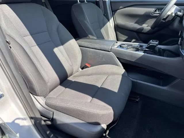 Used 2024 Nissan Rogue S AWD/4WD image 25