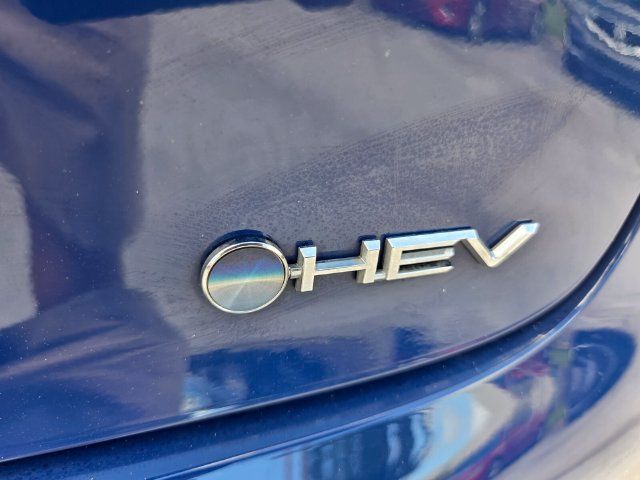 Used 2024 Toyota Prius LE FWD image 15