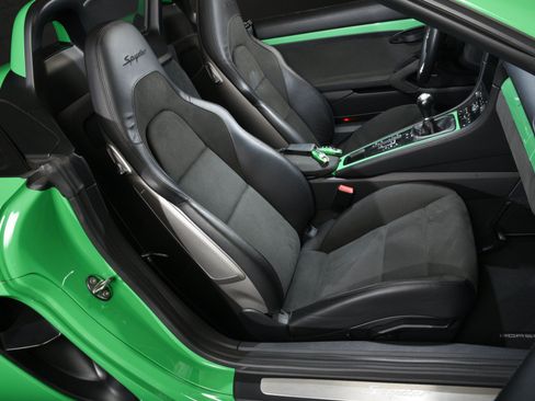 Used 2023 Porsche 718 Boxster Spyder RWD image 29