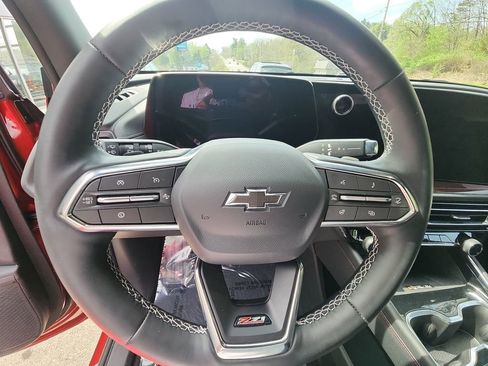 Certified 2025 Chevrolet Traverse Z71 w/ Driver Confidence Package image 15