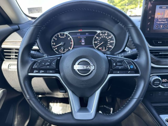 Used 2025 Nissan Altima 2.5 SV w/ SV Premium Package FWD image 23