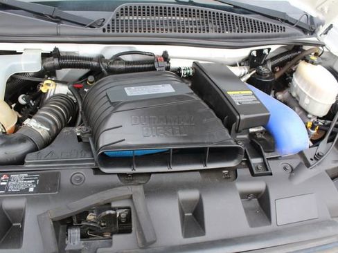 Used 2016 Chevrolet Express 3500 image 29