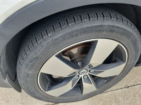 Used 2019 Volvo XC40 T5 Momentum AWD/4WD image 5