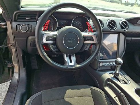 Used 2016 Ford Mustang Coupe RWD image 11