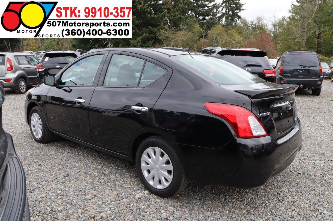 Used 2016 Nissan Versa SV FWD image 3