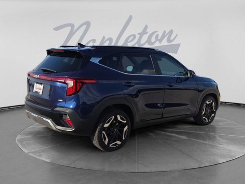 Used 2024 Kia Seltos SX w/ SX Sunroof Package AWD/4WD image 8