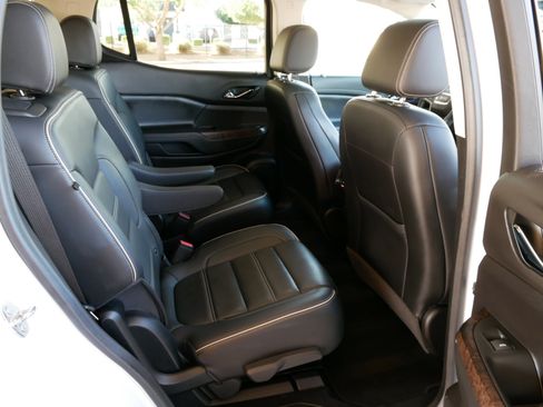 Used 2021 GMC Acadia Denali w/ Denali Ultimate Package image 16