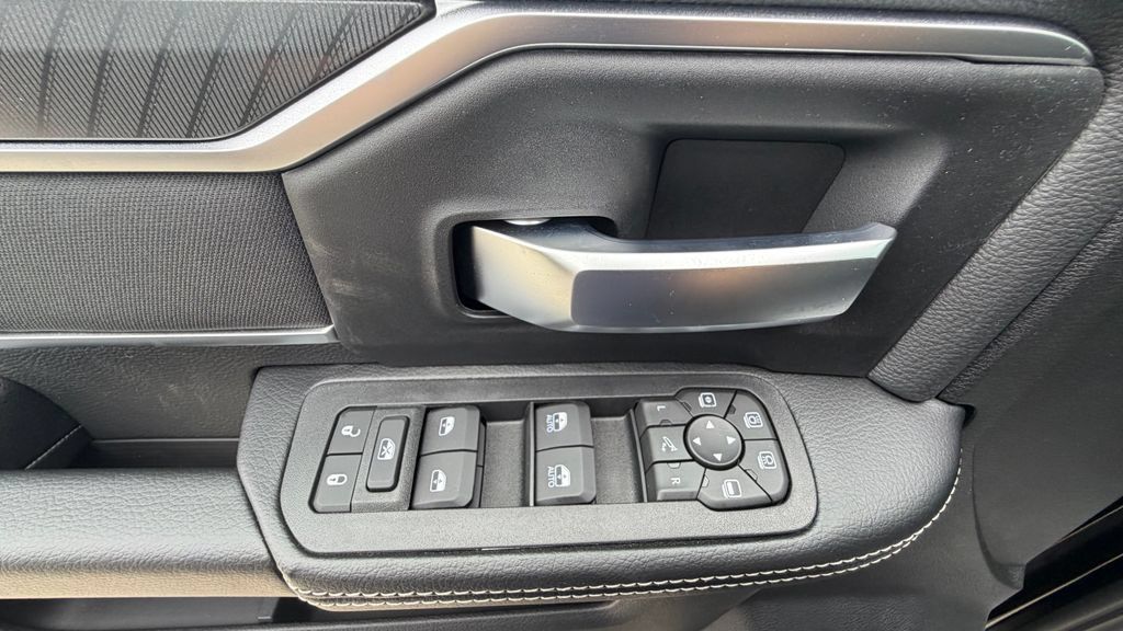 New 2026 RAM 3500 Big Horn AWD/4WD image 44