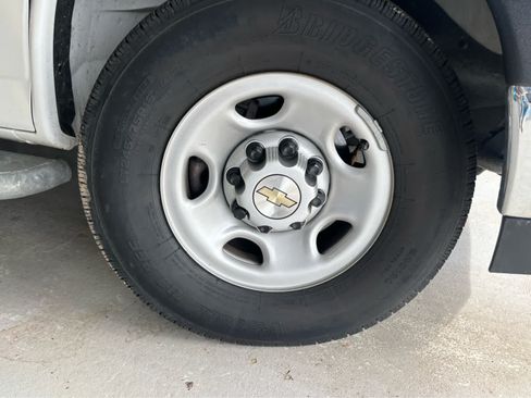 Used 2024 Chevrolet Express 2500 w/ Driver Convenience Package RWD image 31