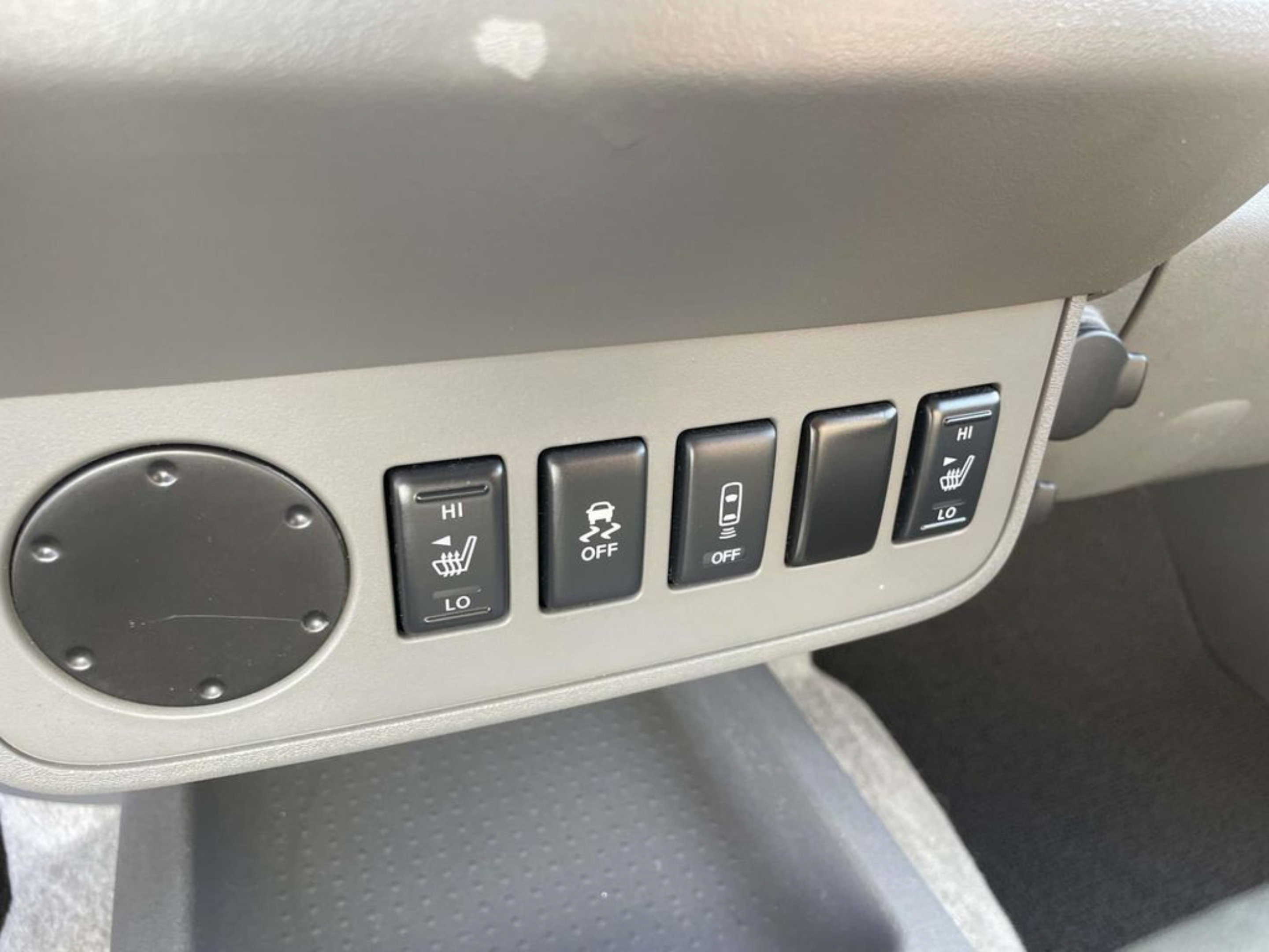Used 2014 Nissan Frontier SV w/ SV Value Truck Package RWD image 27