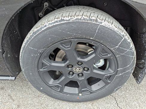 New 2026 Toyota Sienna XLE Woodland Edition image 5