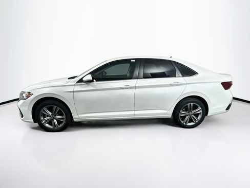 Used 2023 Volkswagen Jetta SE FWD image 4