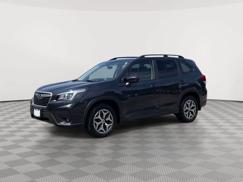 Used 2019 Subaru Forester Premium w/ All-Weather Package AWD/4WD image 4