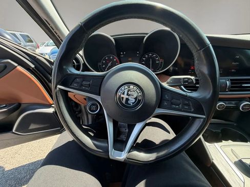 Used 2018 Alfa Romeo Giulia AWD image 18