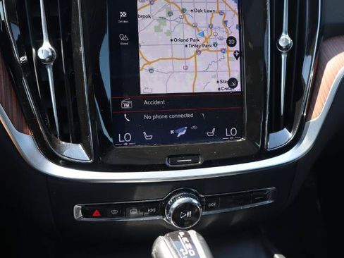 Used 2019 Volvo S60 T5 Momentum w/ Multimedia Package FWD image 20