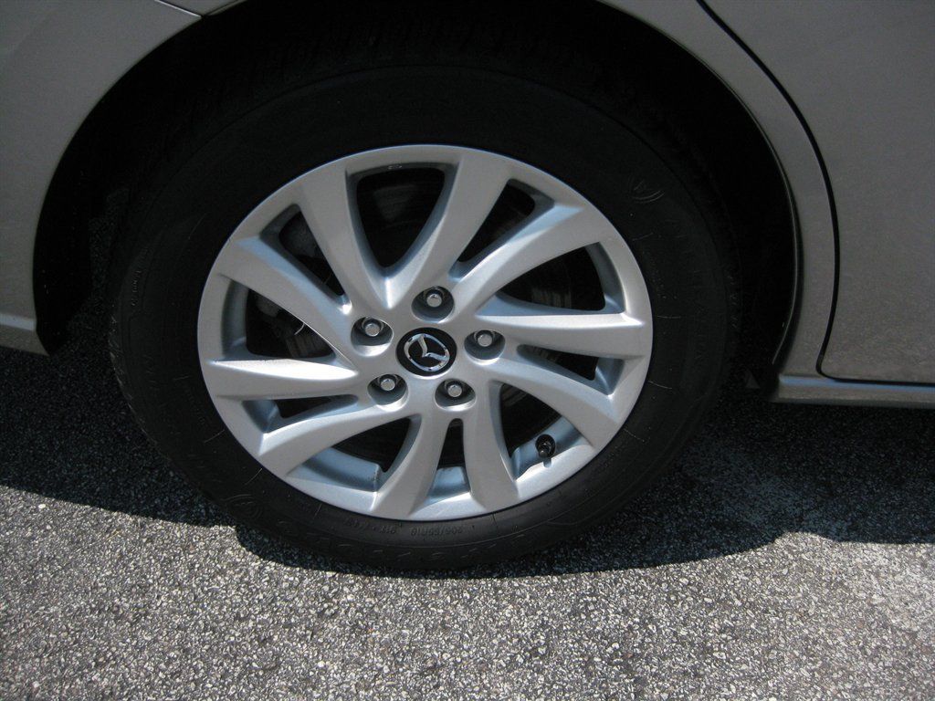 Used 2015 MAZDA MAZDA5 Sport FWD image 10