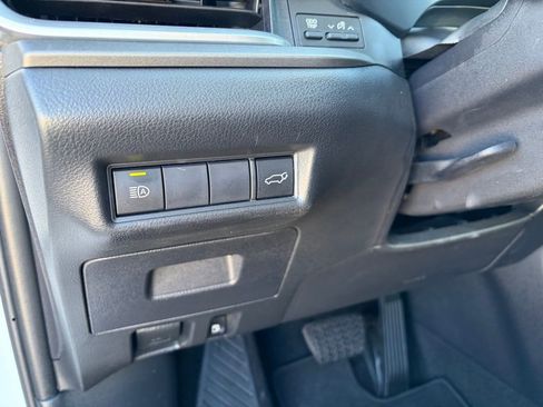 Used 2025 Toyota Grand Highlander AWD image 32