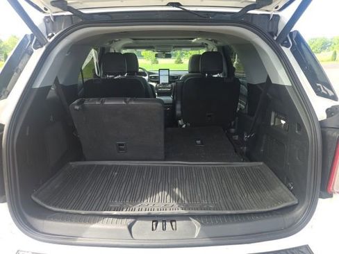 Used 2022 Ford Explorer Limited w/ Limited Technology Package AWD/4WD image 11