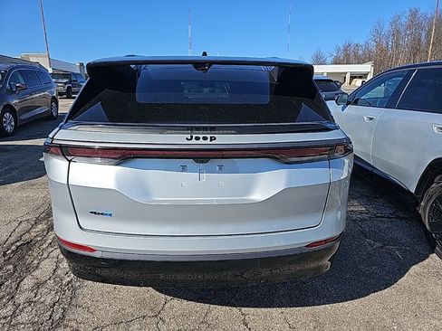 Used 2024 Jeep Wagoneer Launch Edition image 8