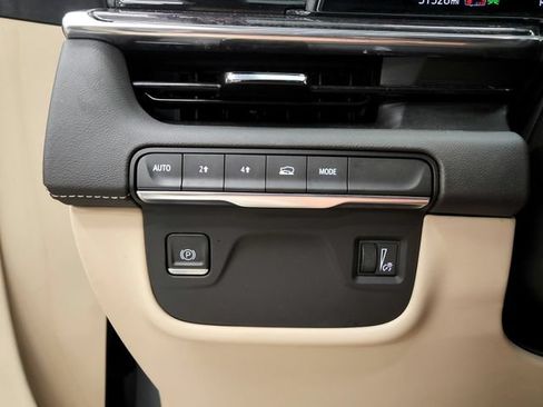 Used 2023 Cadillac Escalade ESV Premium Luxury AWD/4WD image 29