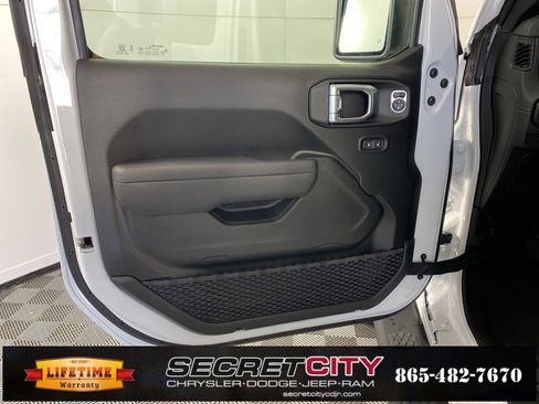 New 2026 Jeep Gladiator Mojave image 12