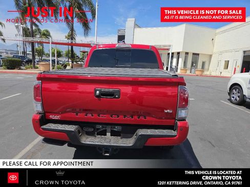 Used 2020 Toyota Tacoma TRD Sport w/ Technology Package AWD/4WD image 5