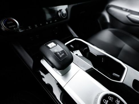Used 2025 Mitsubishi Outlander ES FWD image 30