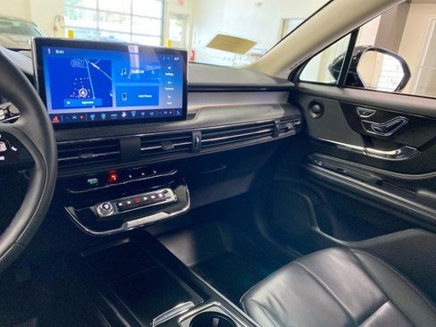 Certified 2023 Lincoln Corsair AWD w/ Equipment Group 102A image 12