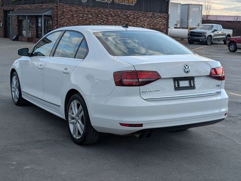 Used 2017 Volkswagen Jetta SEL image 3