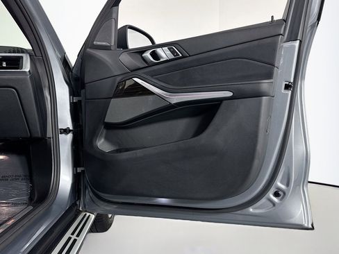 Used 2025 BMW X5 xDrive40i w/ Climate Comfort Package image 23