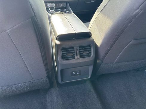 Used 2025 Nissan Rogue SV AWD/4WD image 24