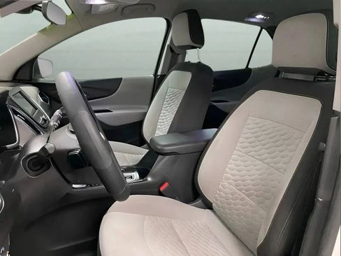 Used 2020 Chevrolet Equinox LS FWD image 9