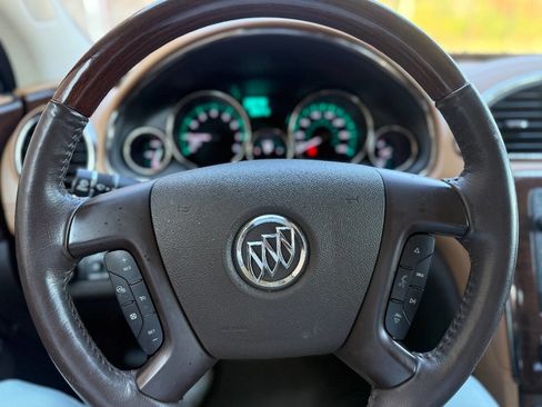 Used 2017 Buick Enclave Leather image 9