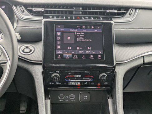 Certified 2023 Jeep Grand Cherokee L Laredo image 16