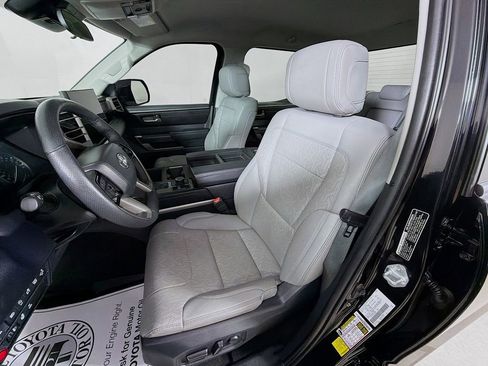 Used 2022 Toyota Tundra SR5 w/ SR5 Premium Package AWD/4WD image 12