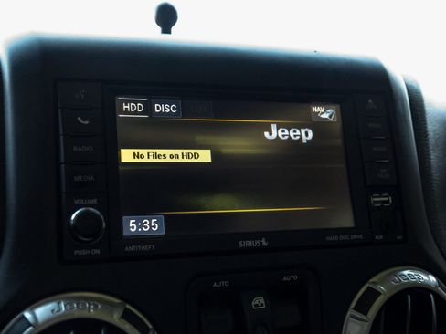 Used 2017 Jeep Wrangler Unlimited Rubicon image 30