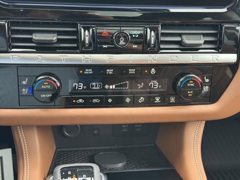 Used 2026 Nissan Pathfinder Platinum w/ Lighting Package FWD image 24
