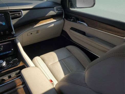 Used 2023 Jeep Grand Wagoneer L 4WD image 11