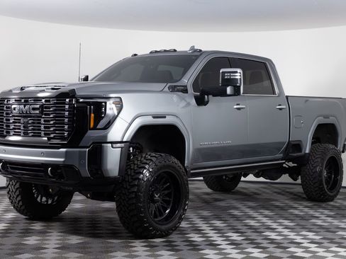 Used 2025 GMC Sierra 3500 Denali Ultimate AWD/4WD image 1