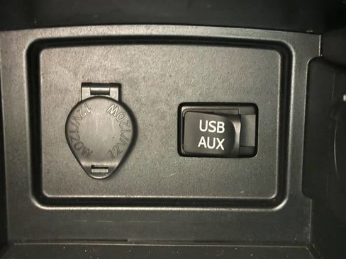 Used 2011 Toyota Camry LE w/ LE Extra-Value Pkg image 32