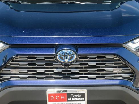 Used 2023 Toyota RAV4 Limited AWD/4WD image 4